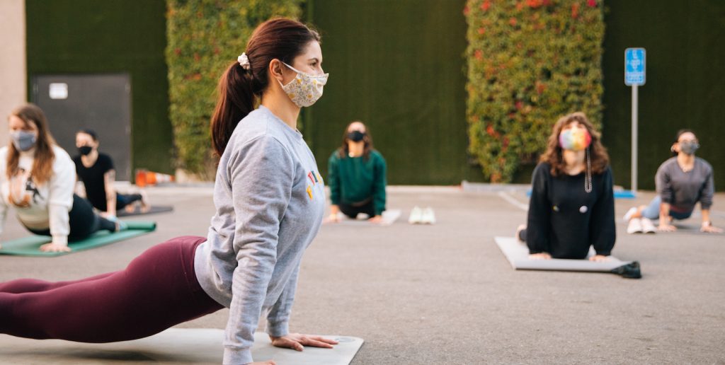 yoga outdoor classes los angeles